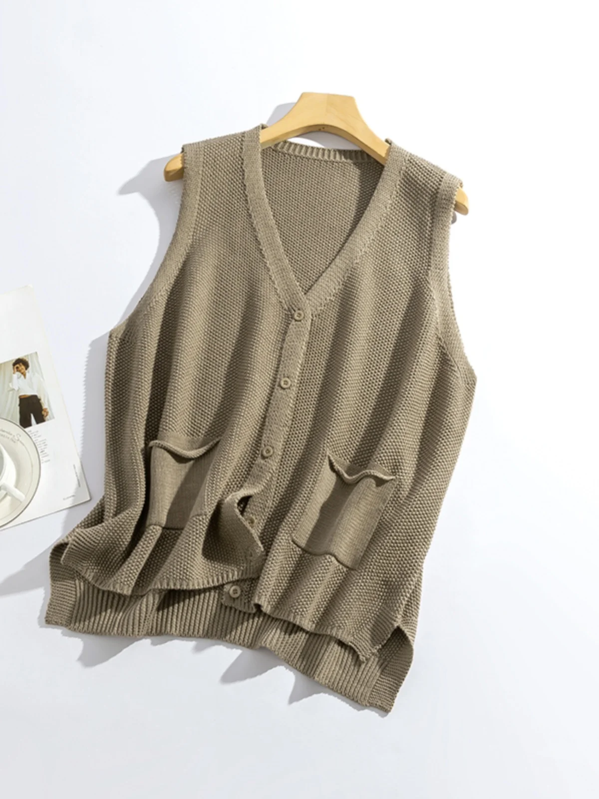 

High Quality Spring and Autumn Knitted Vest for Women's Winter Outerwear, Irregular Sweater, Camisole, Layered Sleeveless Jacket