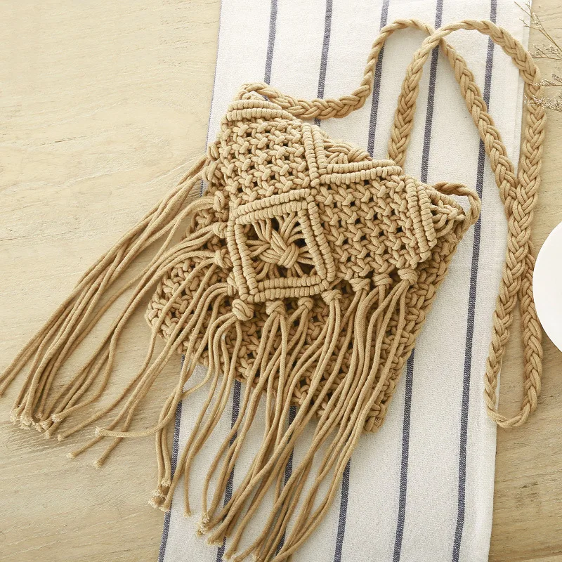 

Summer Women's Handmade Tassel Bag Plain Shoulder Bag Crossbody Bag Seaside Flip Over Crossbody Bag Woven Straw Bag