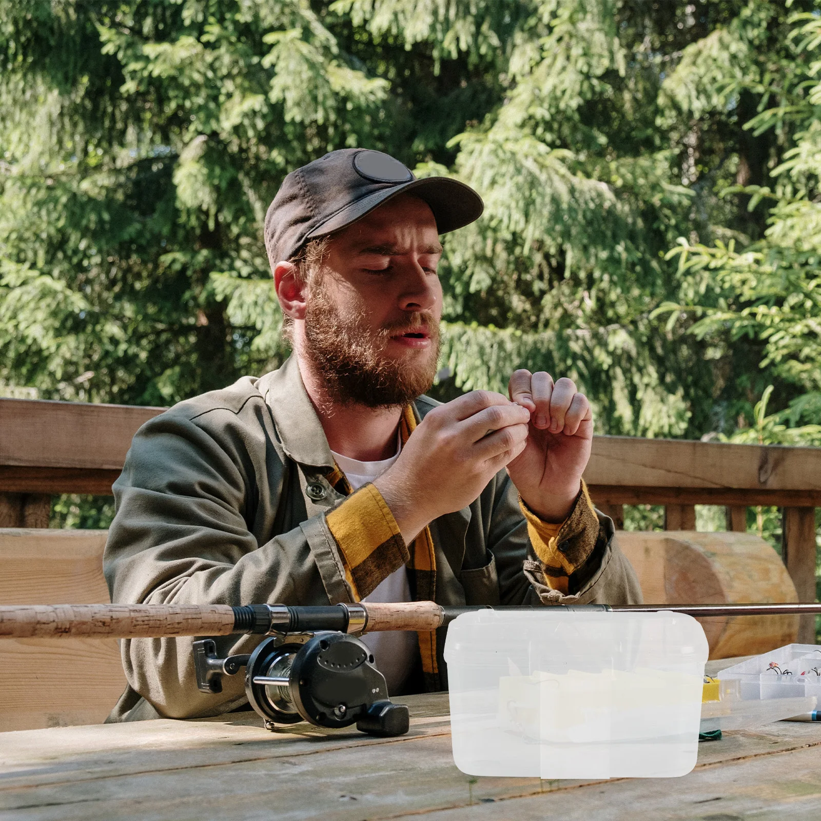 

2Pcs Durable Plastic Box Breathable Design for Home Breeding and Outdoor Fishing White Plastic Box