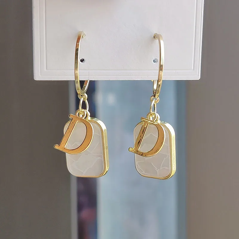 레터 쉘 귀걸이, 레터 D 롱 귀걸이, 우아한 화이트 크리스탈 기질, 여성용 드롭 귀걸이, 프리미엄 주얼리 도매