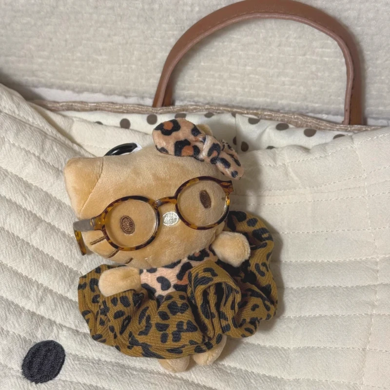 漫画風黒肌ヒョウ柄Ktホットガールドールメガネハート型キーホルダー人形バックパックぬいぐるみペンダントかわいい誕生日プレゼント