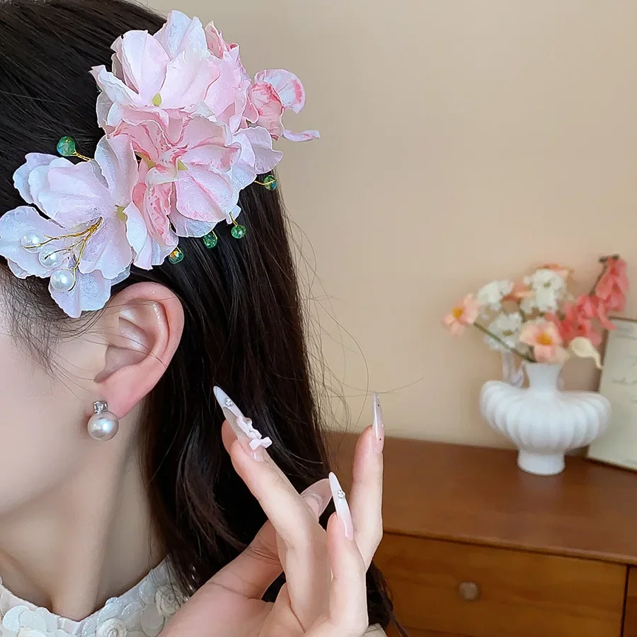 Vielseitige Romantische Künstliche Blumen-Haarspangen für Frauen, Frische Süße Blumencluster-Quasten-Haarklammern für Urlaub, Reisen und Fotoshootings M – Detail 16