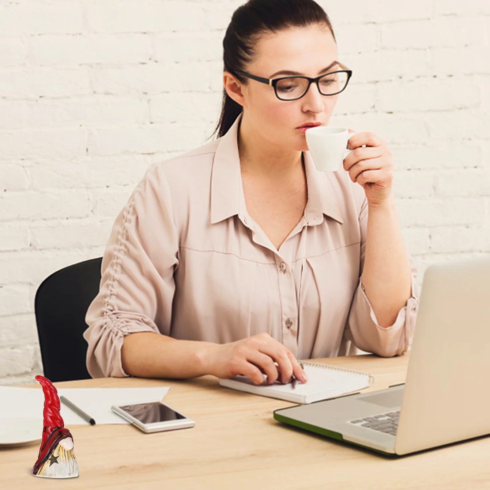 

1Pcs Christmas Ceramic Adornment Shining Xmas Decorative Lamp for Table Centerpiece Party Supply Photographic Prop