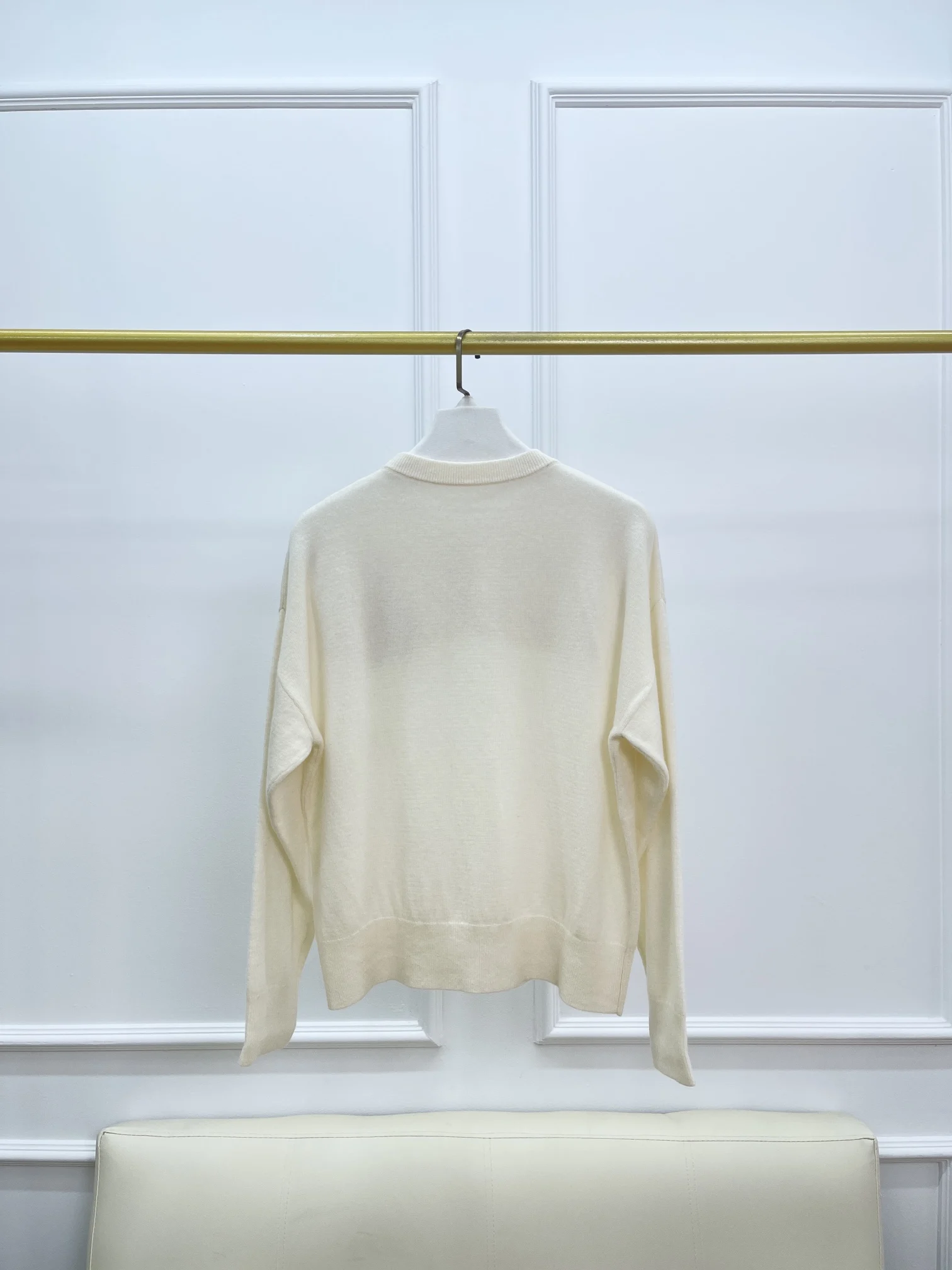 Cashmere exquisitely decorated long sleeve sweater