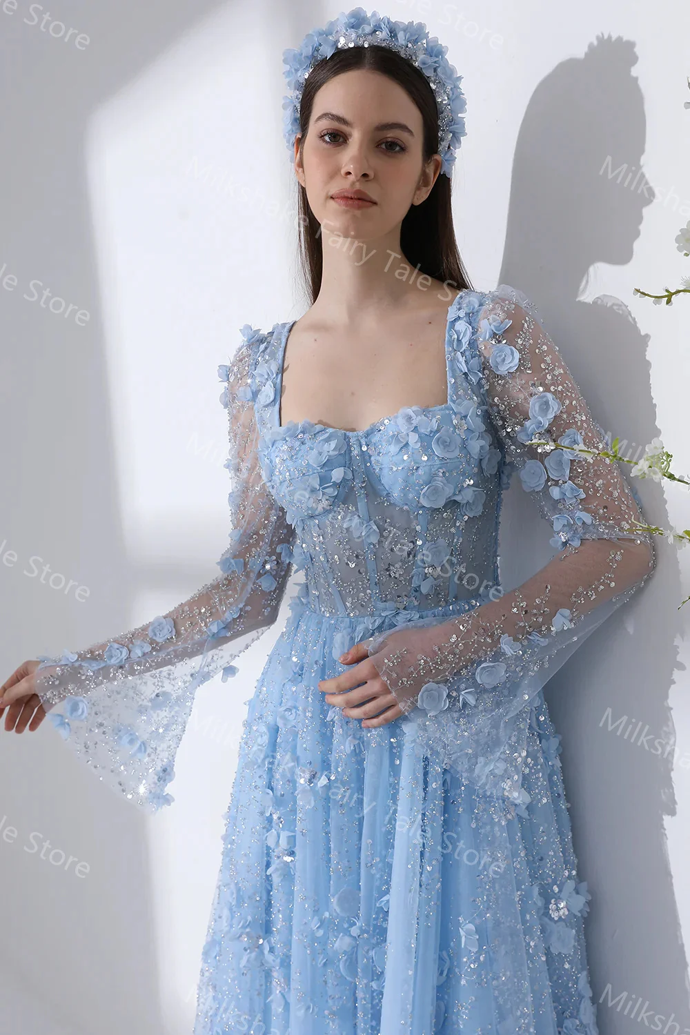 فساتين كوكتيل نسائية زرقاء لامعة عربية فاخرة من الدانتيل بأكمام طويلة فساتين حفلات طول الشاي مخصصة تنانير ضيوف الزفاف في دبي