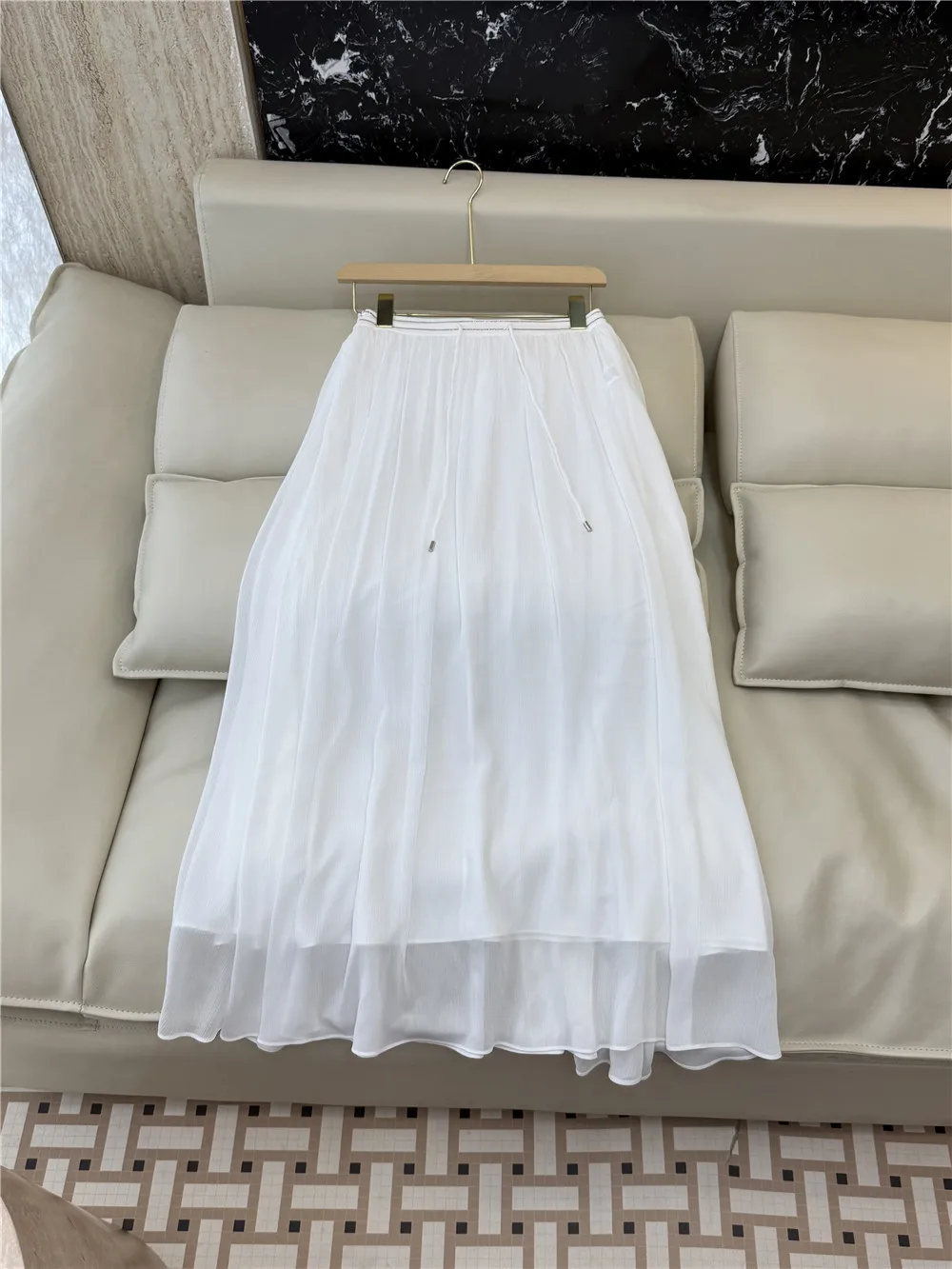 Elegant Beaded Chain Drawstring Mid-Length Pleated Skirt