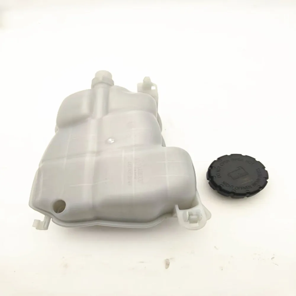 Automotive Parts Auxiliary Kettle A2475000049 GLB220 W118 CLA200 A177 A200