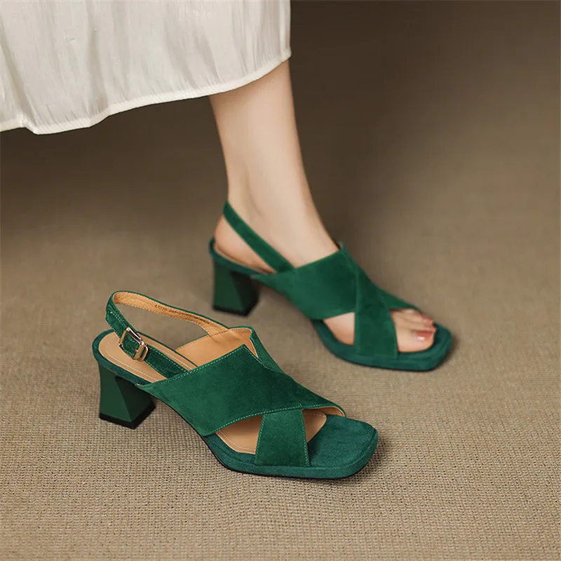 

Новые летние сандалии из овечьей замши, женская обувь, сандалии с квадратным носком для женщин, модные сандалии ручной работы, туфли на высоком каблуке, зеленые
