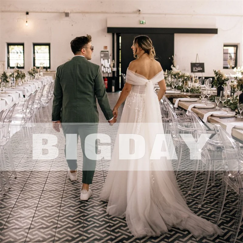 Elegantes vestidos de noiva linha A para mulheres, renda plissada, costas abertas, fora do ombro, vestido de noiva dividido, trem de varredura