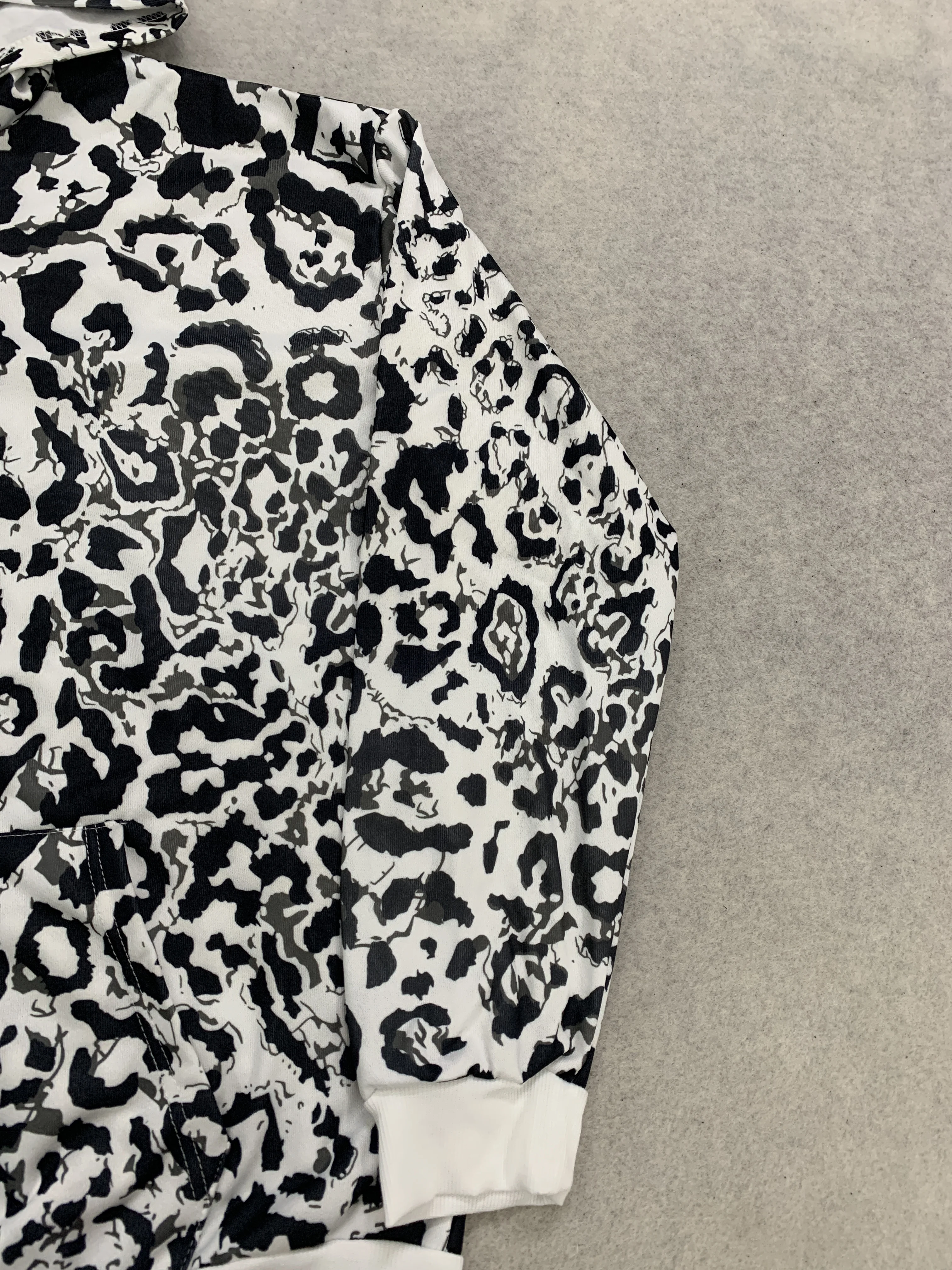 Kurzes Kapuzenpullover-Set mit Reißverschluss, weit geschnittene Jogginghose, vollständiger Leoparden-Print, Y2K-Street-Outfit für Mädchen, tägliches Layering-Wear – Detail 6