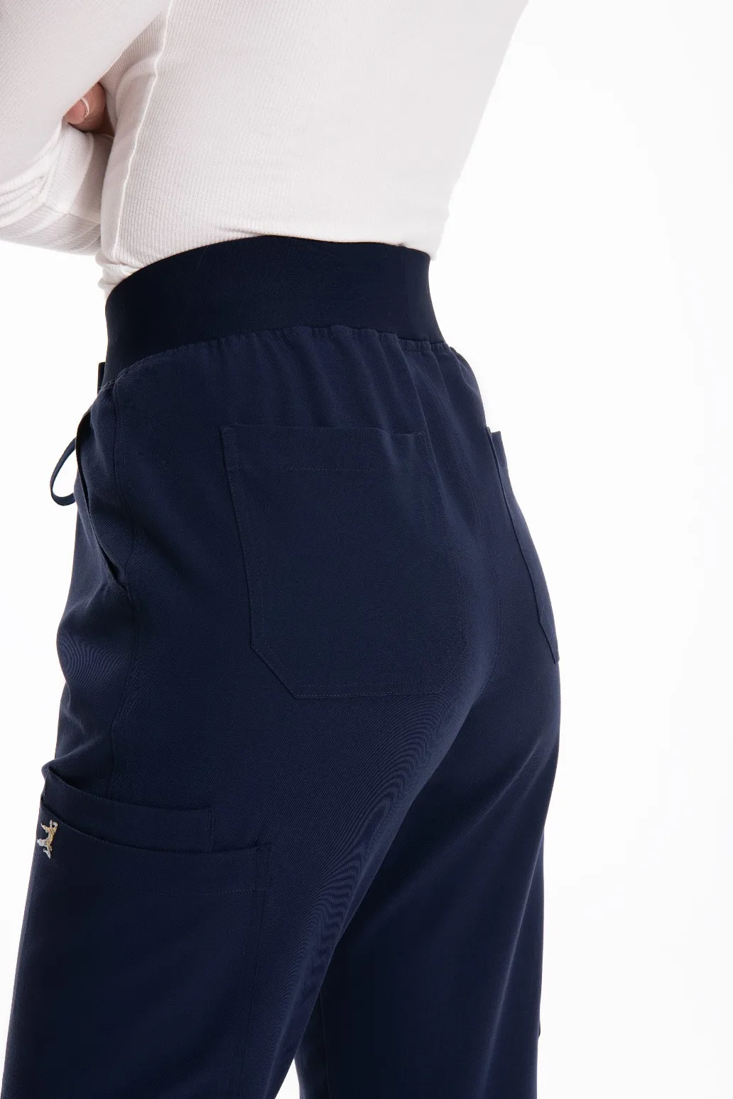 KUNGFU SCRUBS Nahtloses Unterhemd für Damen, schmal geschnitten, hochelastisches Modal-Unterhemd, Rundhalsausschnitt, lange Ärmel, Basisschicht-Oberteil – Detail 17