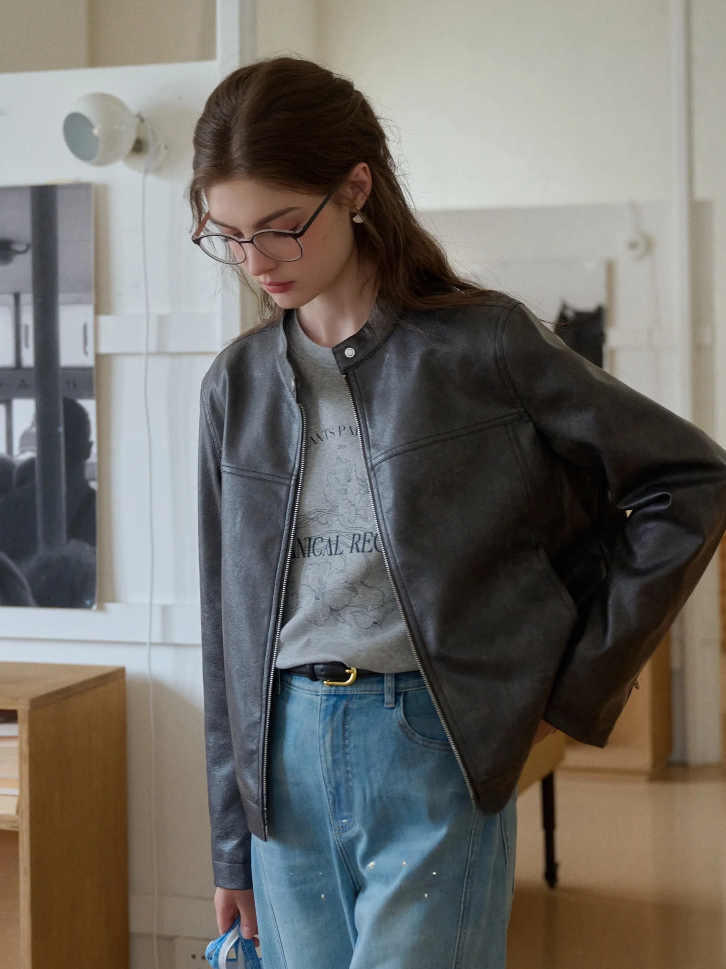 Jaqueta Simples Retro em Couro PU para Mulheres, Tamanho Pequeno, Gola Alta, Zíper, Ajuste Solto, Moda Jovem para o Dia a Dia