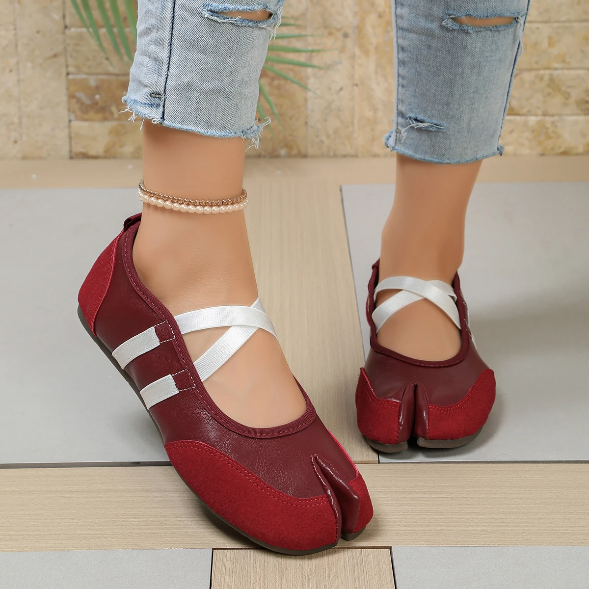 Flache Schuhe mit Kreuzriemen für Damen, lässiges Modedesign, Mary Jane Schuh, Slip-on, geteilte Zehenpartie, Ballett-Trainer, Sommer 2026, elegant, neu – Detail 8