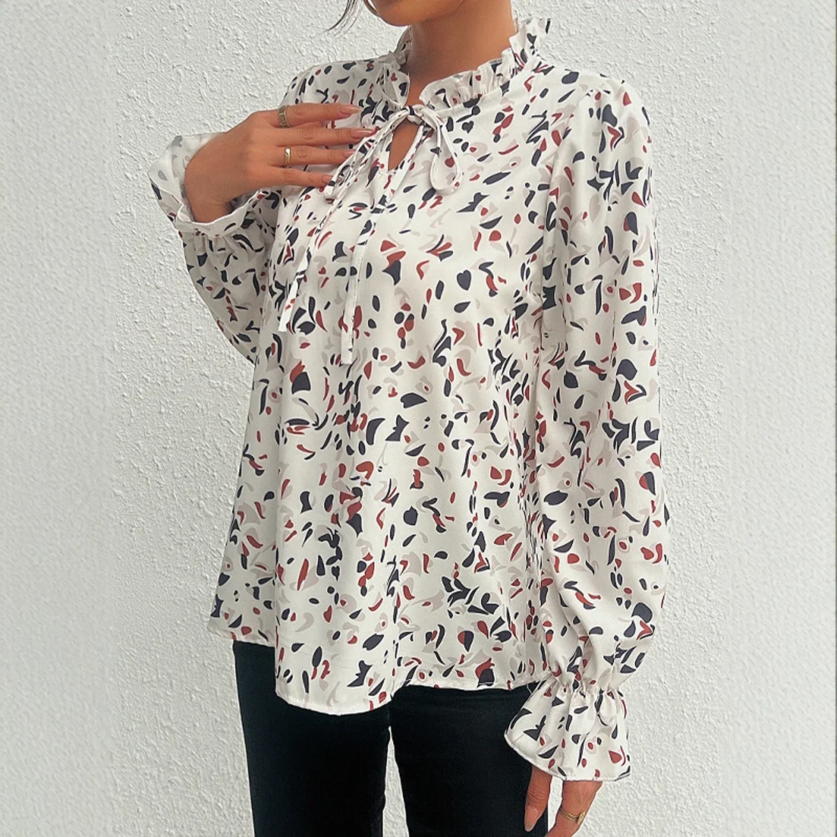 

Women's Blouses 2025 Spring Summer Elegant Graphic Print Long Bubble Sleeve Crew Neck Lace-Up Dating Blouses