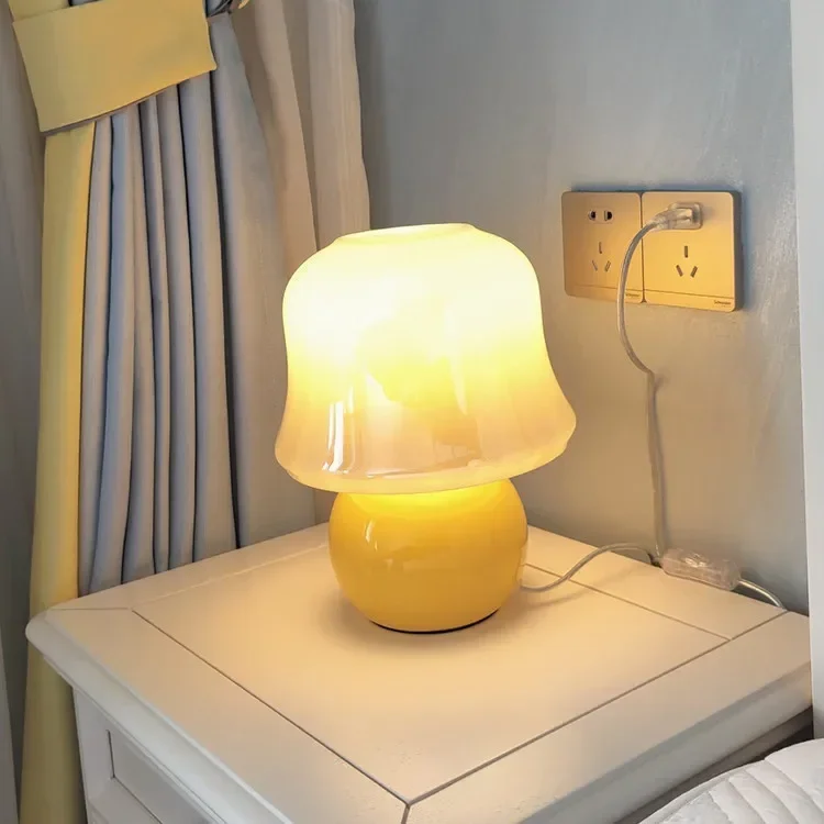 French Cream Table Lamp Medieval Handmade Glazed Glass Living Room Bedroom Bedside Light Ins Three Color Mushroom Night Lamps