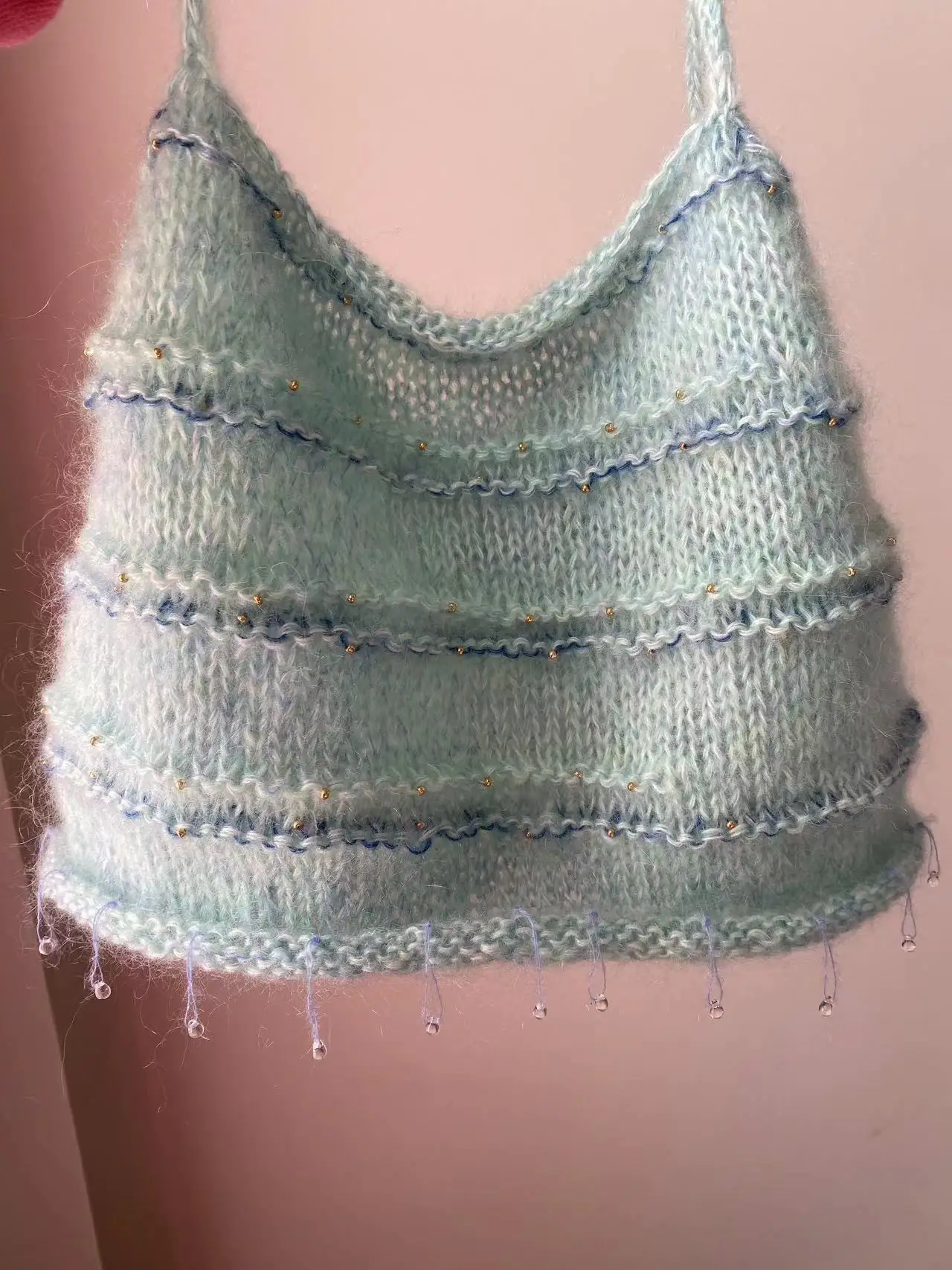 

2024 Summer Sleeveless Light Blue Fashionable Knitted Tank Top Crystal Water Drop Small Sling Horse Pullover Women's Handwoven