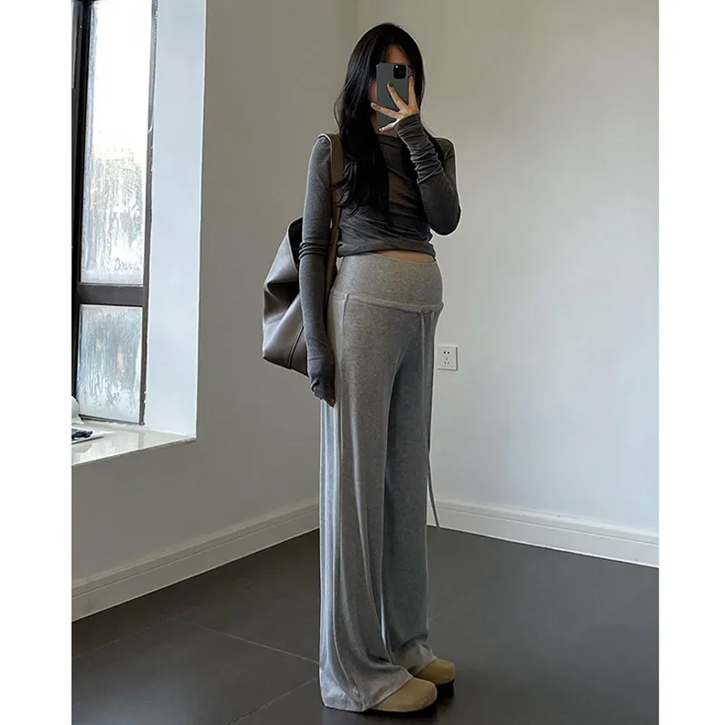 

Мини-штаны для йоги с высокой эластичностью, вытягивающие талию и расклешенные внизу, создающие эффект похудения.