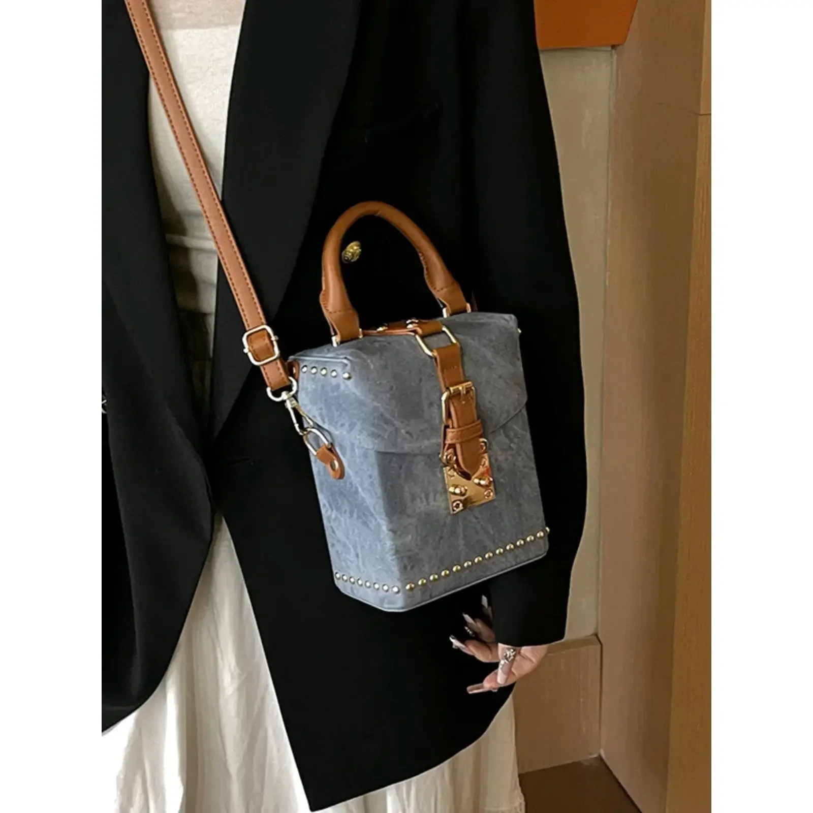 

Fashionable Small Box Bag Women's Handbag Crossbody Phone Case Elegant Versatile Shoulder Bag Popular Trendy Hard Surface