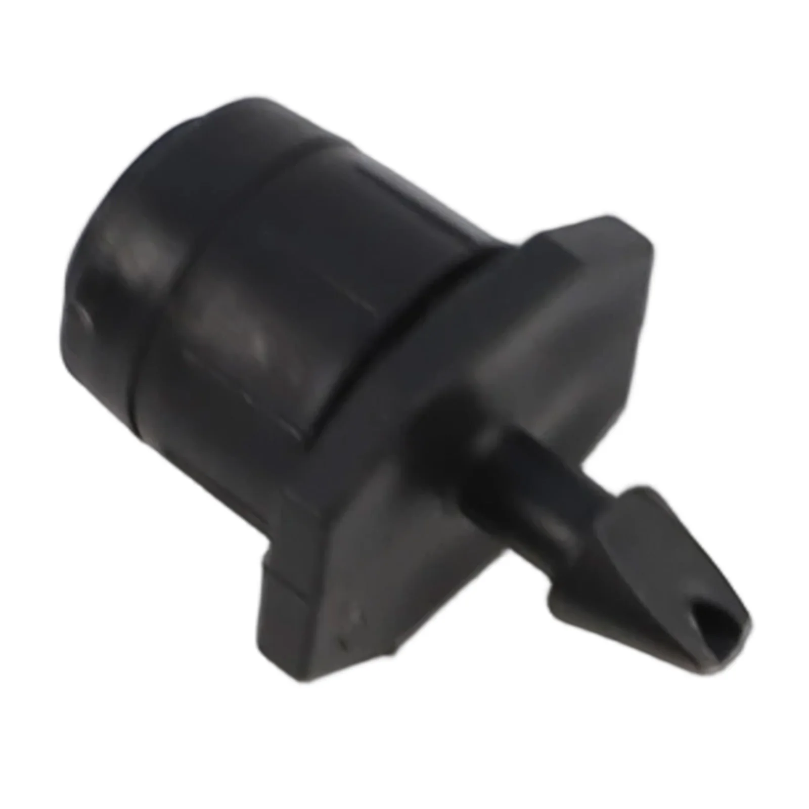 50 Adjustable Irrigation Drippers with 360 Degree Spray for Optimized Watering in Vegetable Beds and Lawn Areas