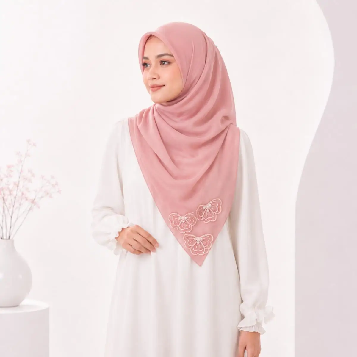 

Premium Tudung Bawal Butterfly Pearl Beads Chiffon Hijab Long Scarf for Muslim Women Raya Soft Elegant Modest Headscarf