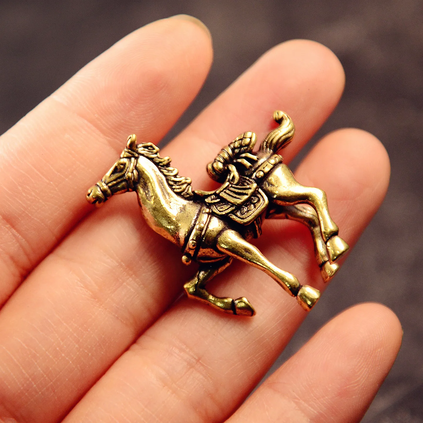 Brass Galloping Horse Mini Figurine Vintage Animal Statue Tea Pet Desktop Decor Micro Landscape Collectible Craft