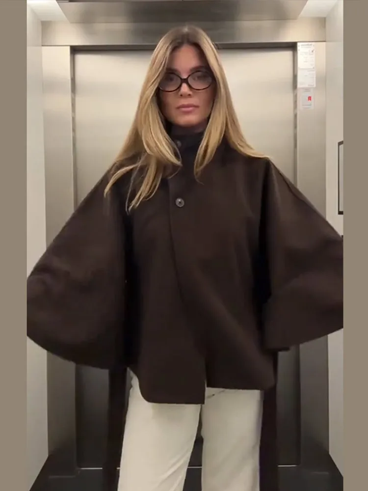 سترة نسائية كبيرة الحجم للتنقل بأكمام طويلة معطف واحد الصدر بفتحة جانبية لخريف 2025 وسادات كتف للشارع