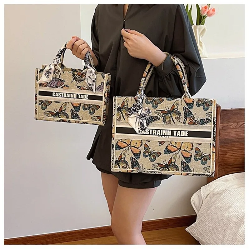 

Cute Women Underarm Bag Pillow Style Crossbody Purse For Students School Campus Portable Simple Design