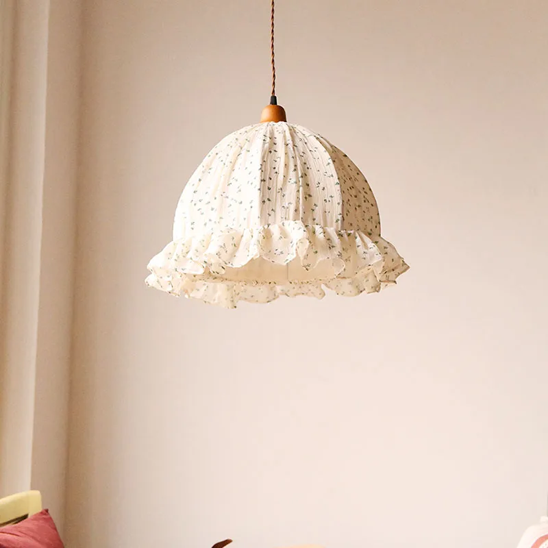 

Светлая луна, микро-облака, ретро-кружевной кулон, французская сельская местность, простой и свежий кремовый стиль, светильники для спальни и ресторана