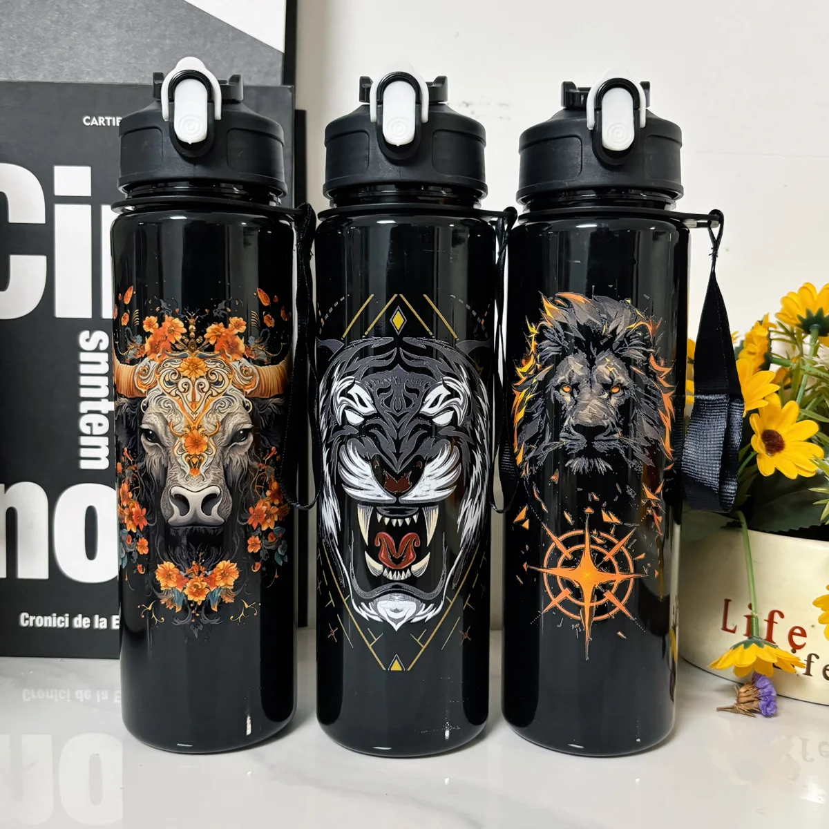 Niedlicher Wasserbecher mit Löwen-Tiger-Kuh-Muster, 750 ml, tragbar, für Schule, Fitnessstudio, Camping, Geschenk für Freunde und Familie