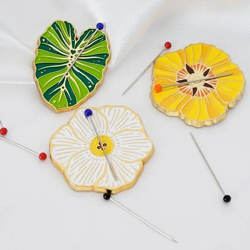 1PC Needle Magnetic  Minder Flower Leaf Shape Needle Keeper Holder Embroidery Needlework Accessories Knitting Needle Supplies