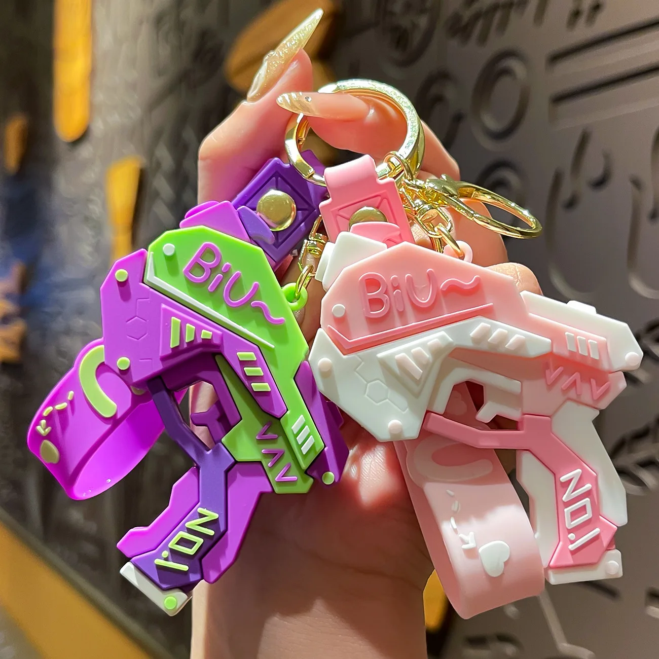 Creative Dopamine Color Pistol Keychain Cartoon Mini Mock Pistol Kids Toy Pendant Key Ring Charm Backpack Car Ornament Keyholder