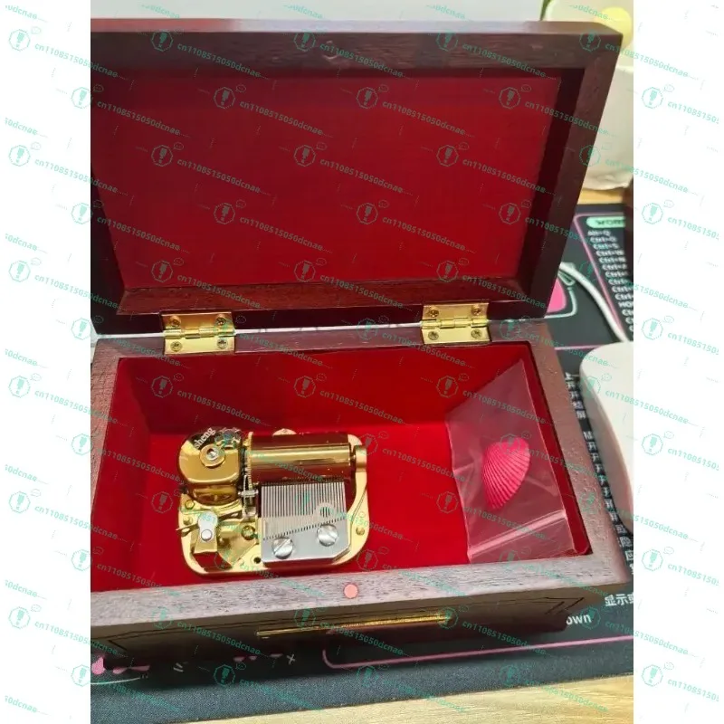 

Музыкальная шкатулка из цельного дерева на 30 мелодий, подарок на день рождения или День святого Валентина для парня/девушки