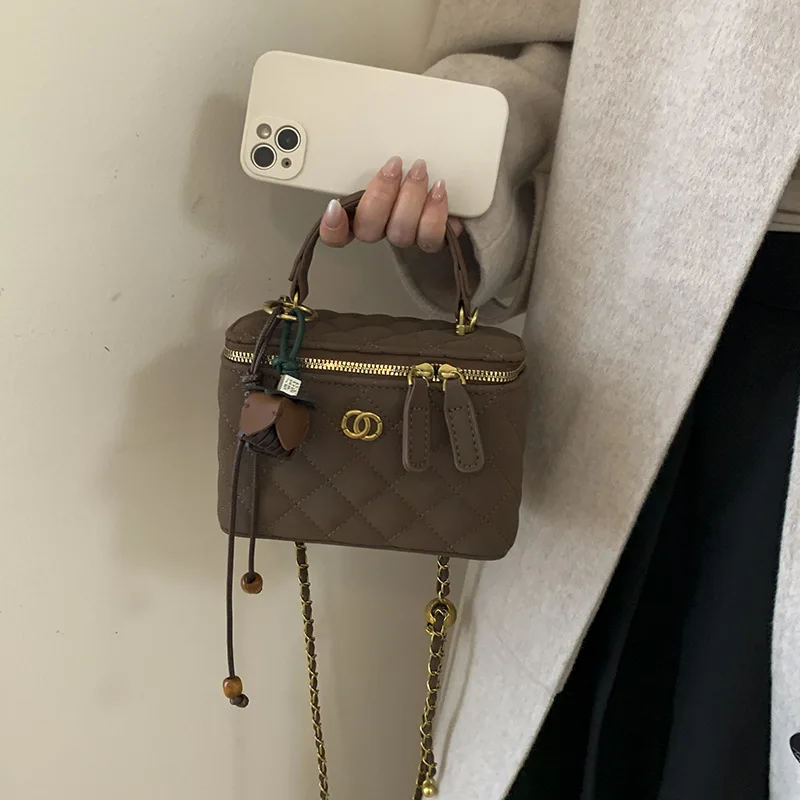 

Niche Box Bucket Bag Luxe Shoulder Purse for Women Textured Crossbody Bag Minimalist Top Handle Tote Vintage Day-to-Night Bag​