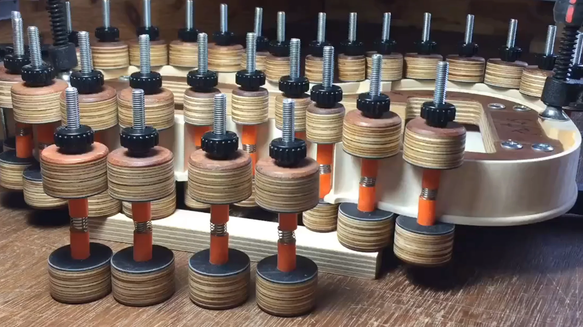 Violin Making and Repair Tools, Violin Clamps, 32 Pieces/Set, Violin Fixing Wood Clamps, Violin Bonding and Crack Repair Kit, Damaged Bonding Clamps, Repair Tool Parts