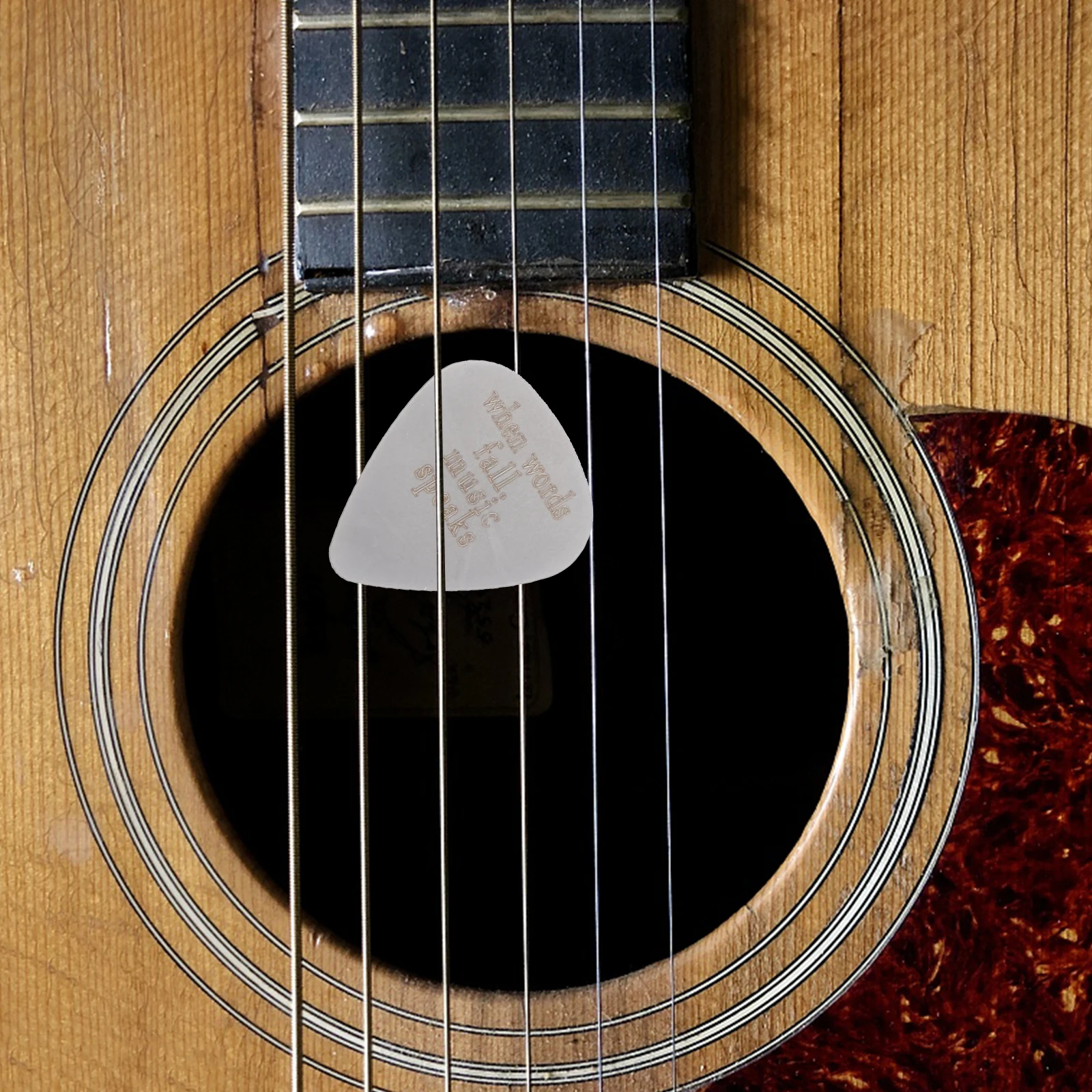 

3Pcs Guitar Picks Small Electric Guitar Picks Thick Sturdy for Acoustic Bass Ukulele Professional Sound Performance Comfort Grip