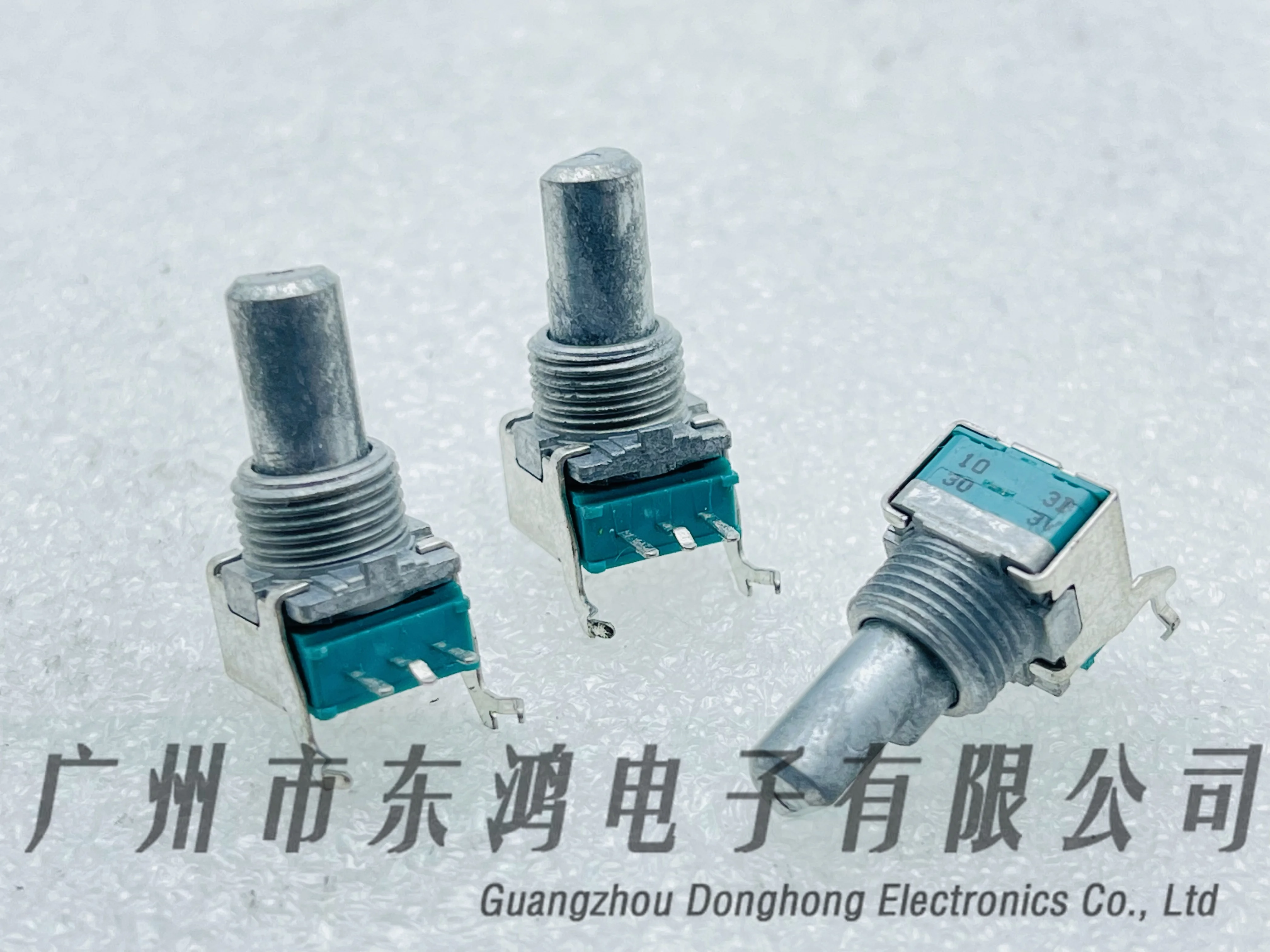 1PCS ALPS RK09 type horizontal single coupled precision potentiometer power amplifier sound mixer B10K axis length 15mm