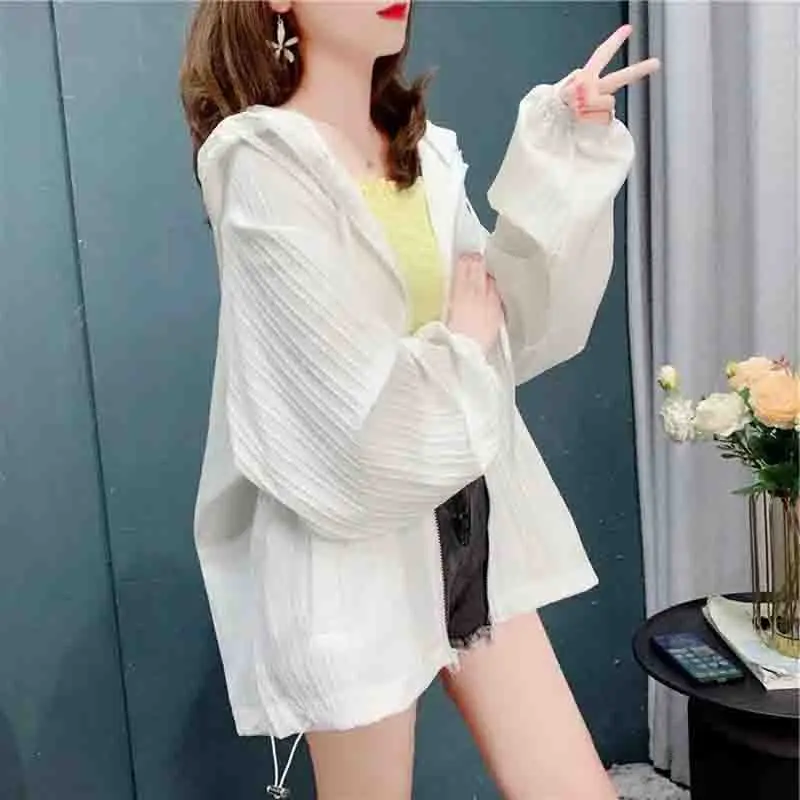 Summer Female New Breathable Sunscreen Clothing Tops Jacket Women Outdoors Thin Style Ultraviolet-proof Sunscreen Clothing Coat