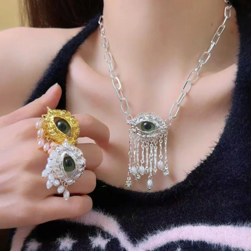 

Elegant Minimalist Metal Necklace for Women Devil's Eye Clavicle Chain Tassel Ring Daily Party Accessory European Style