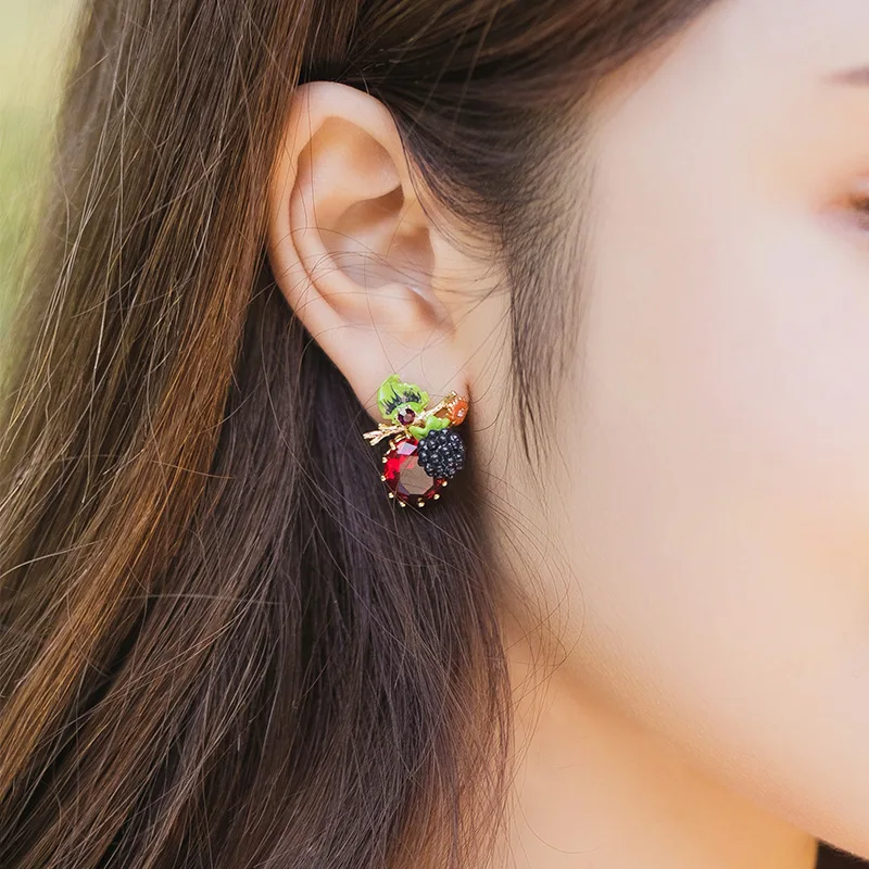 

Fashion Mori Pastoral Style Hand-painted Enamel Green Leaf Garnet Color Glass, Raspberry Charms Cute Earrings for Women, Girl's