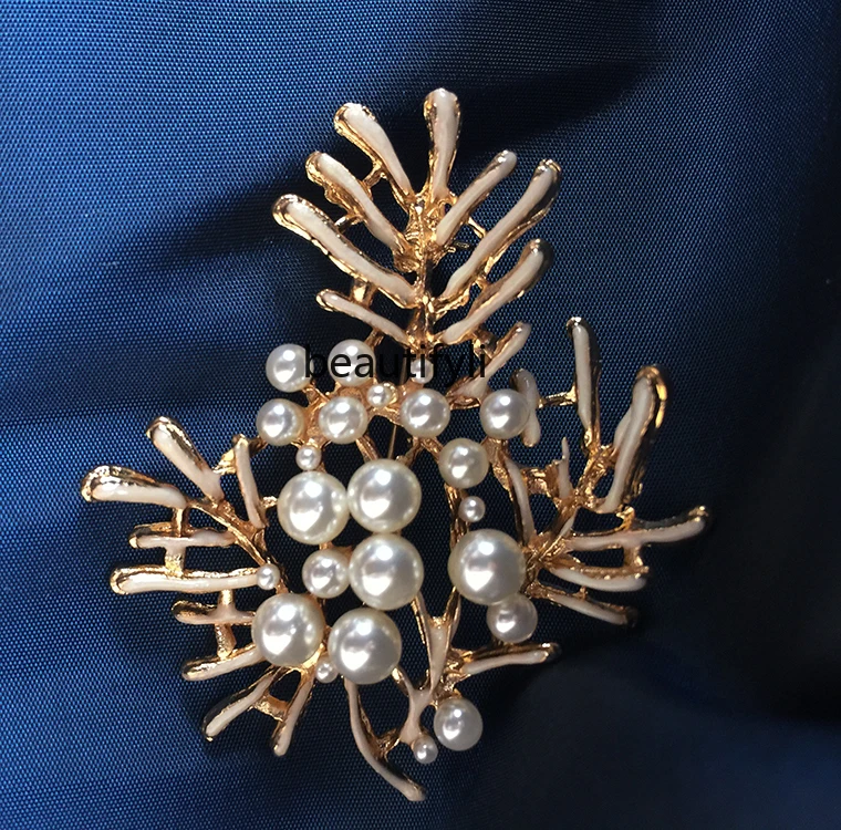 Coral branch retro styling brooch versatile bright gold imitation pearl design