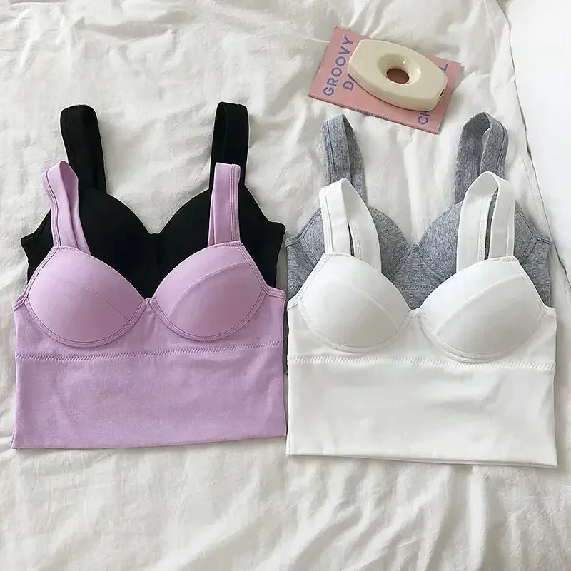 

Women's Basic Sleeveless Camisole, Slim Fit Wire-Free Tank Top, Solid Color Crop Top for Casual & Summer Wear