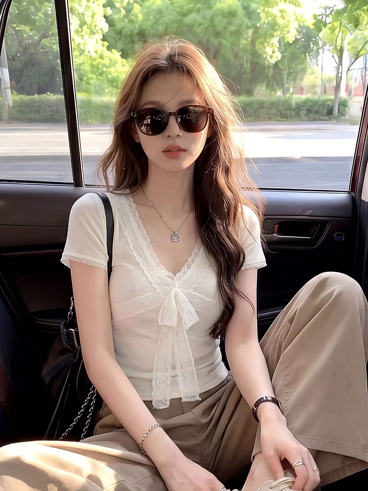 Elegant Lace Splice Short Sleeve V-Neck T-Shirt Women's Summer Unique Youthful Beautiful Top Gentle Style Universal Fit Waist...