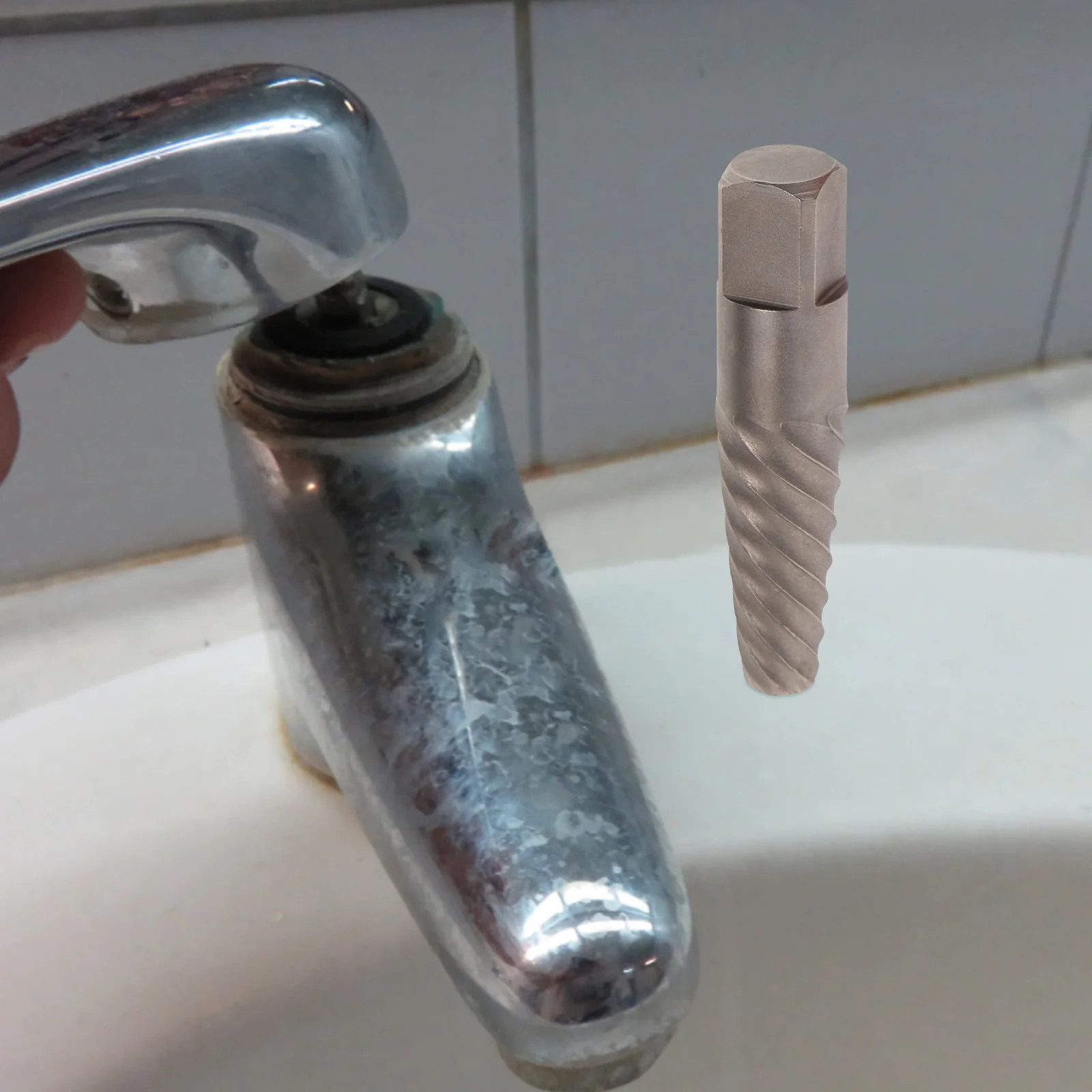 

Screw Extractors Set Small Damaged Screw Remover for Mechanic Carpenter and Enthusiast Bolt Extractor Kit Bolt Extractor