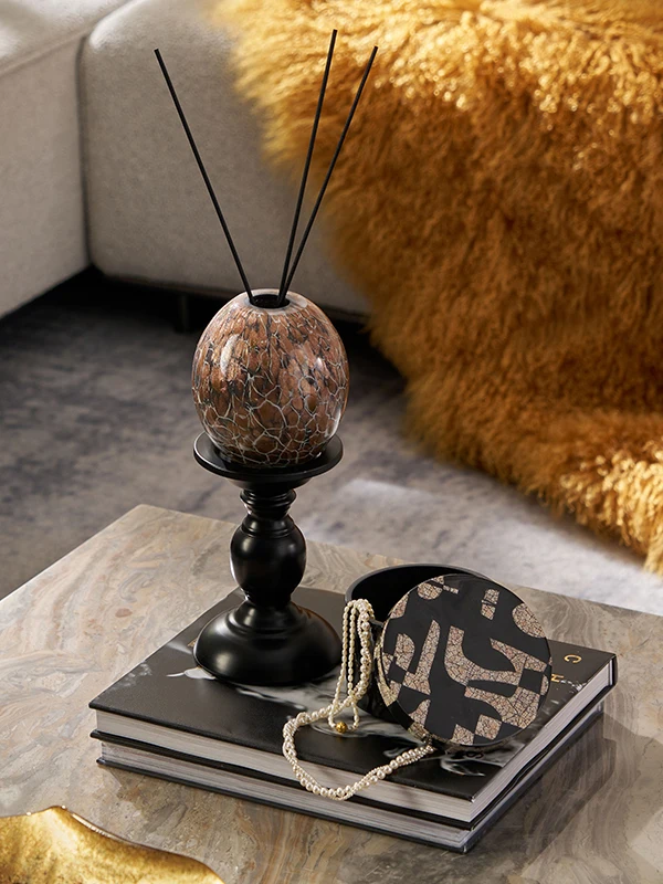 

Декоративная скульптура в итальянском стиле: геометрическое произведение искусства из смолы, расписанное вручную, для выставочных залов