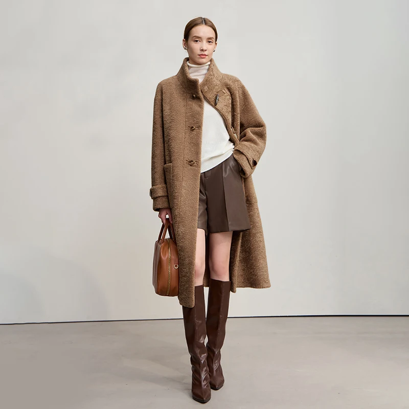 Рисунок 5 - Женское пальто Amii