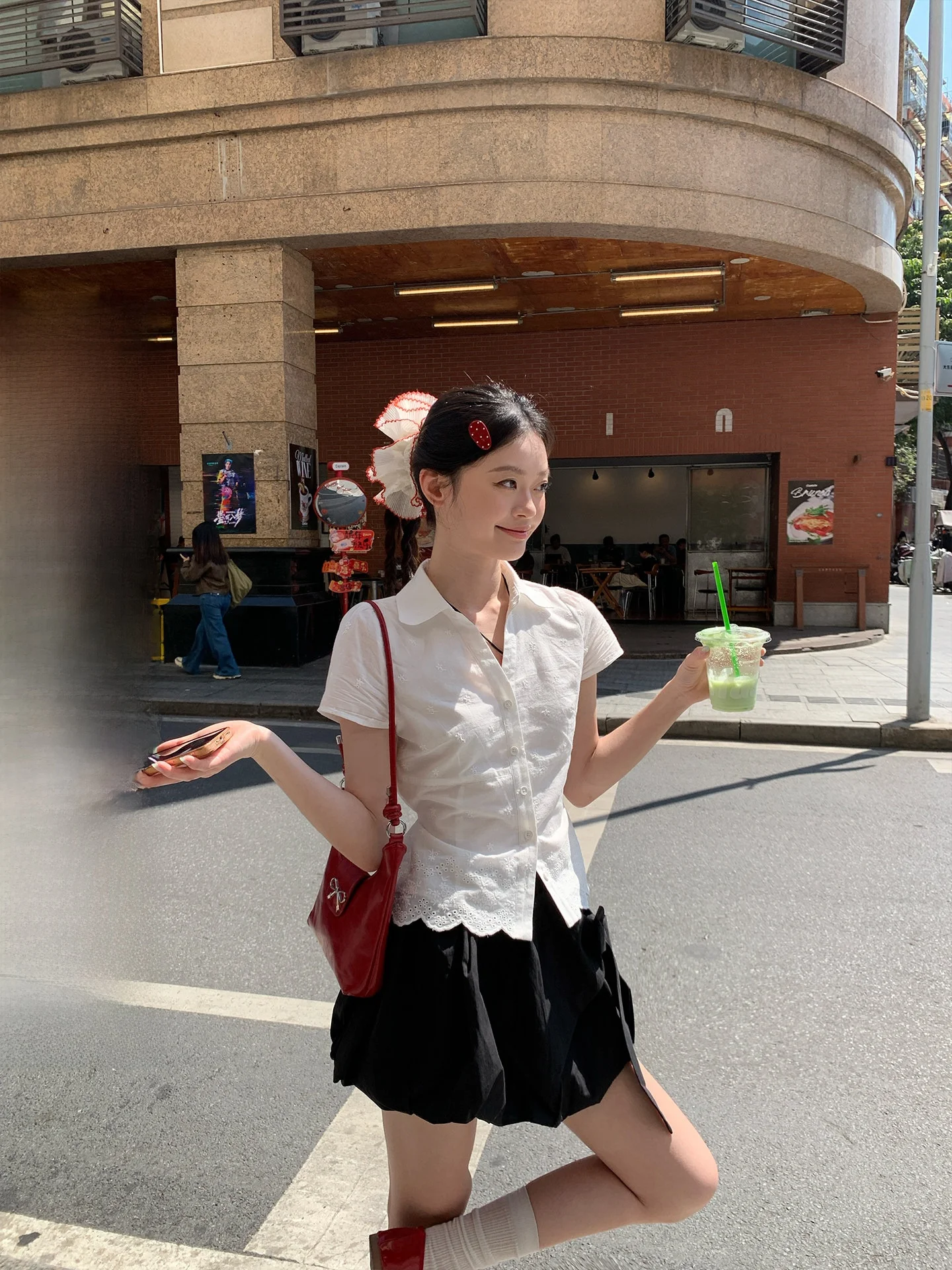 

Белая женская блузка с коротким рукавом и завышенной талией, летняя, с цветочным декором, в корейском стиле, приталенная, для повседневной носки