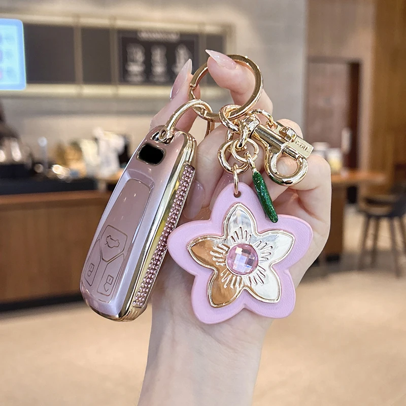 

For Audi A6L keycase A4L Q5L A3 Q3 Q2L A6 A5 Q7 A8 ttq4ethon keycover keychain shell buckle key Shell