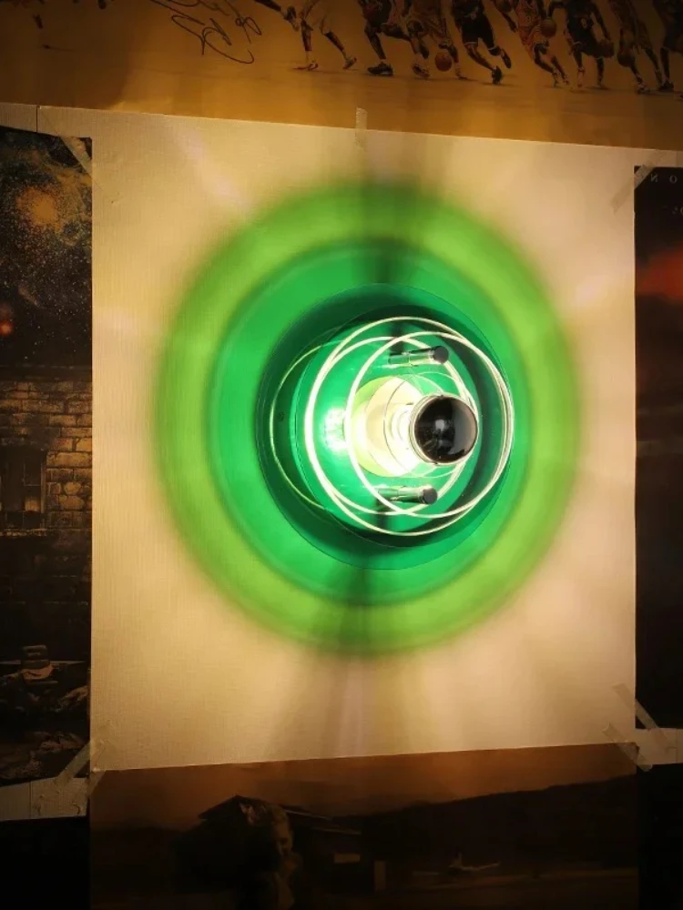 Ścienna lampa LED w stylu Bauhaus z motywem średniowiecznego kosmosu, kolorowa akrylowa kinkiet do salonu, sypialni, pokoju hotelowego, nastrojowa lampa ścienna. — 2