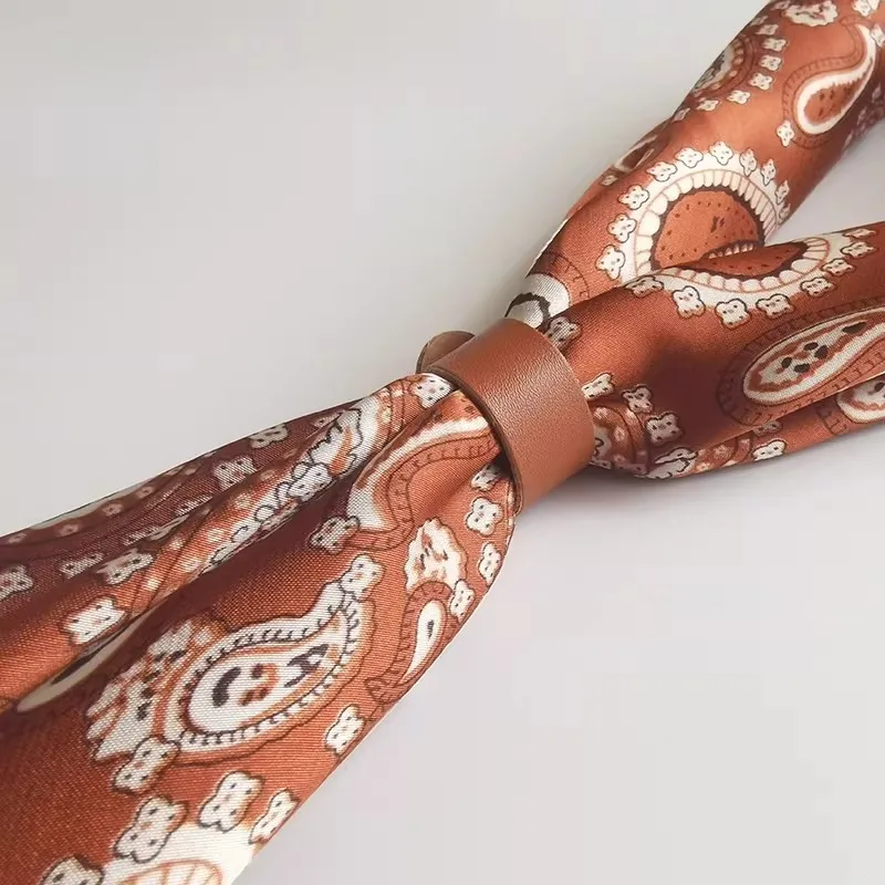 Vintage Paisley Print Polyester Scarf for Men British Style Square Neck Scarf Contrast Color Bandana Headwrap Casual Accessory