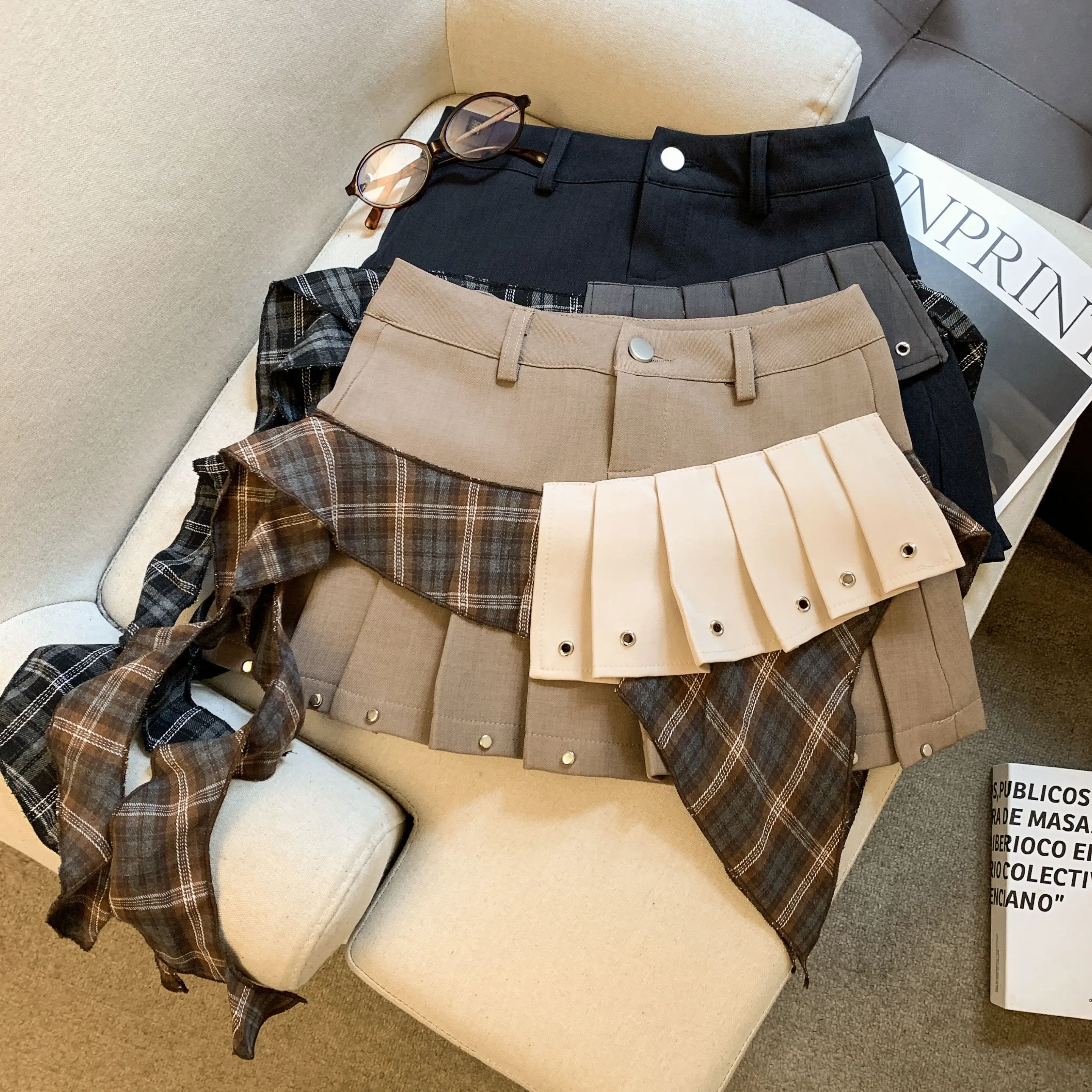 

Женская мини-юбка в клетку с плиссировкой в школьном стиле, весна-лето, асимметричная, с высокой талией, А-силуэт, короткая, в стиле пэчворк, для уличного стиля